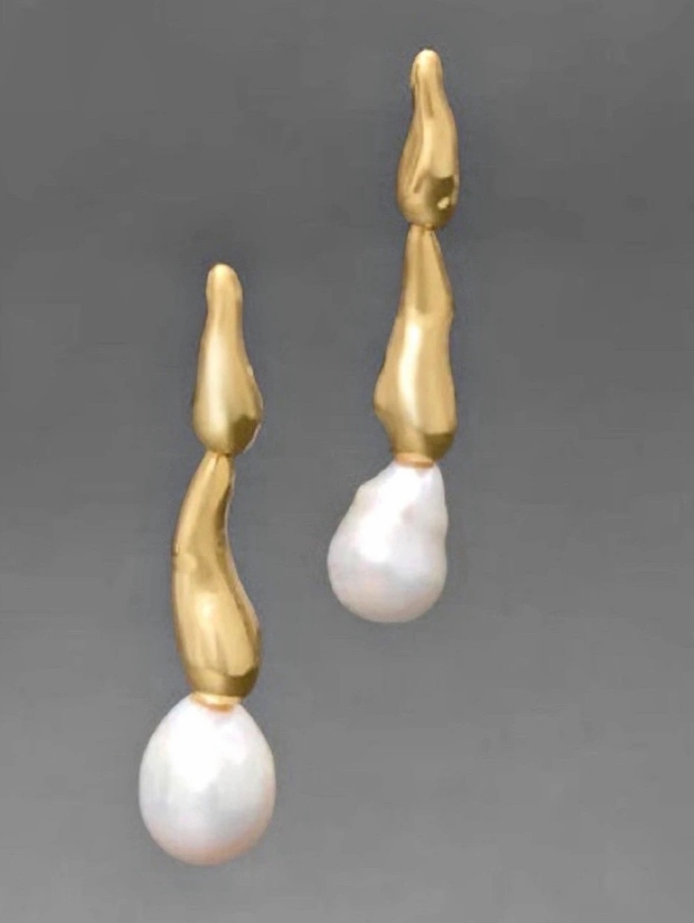 ALEXIS BITTAR Drippy Perla Freshwater Pearl Articulated Earrings Gold OC01